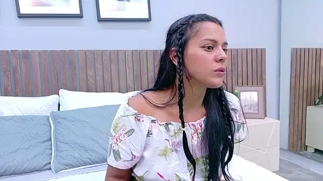 Mia Bellefort online show from 03-04-26, 07:53