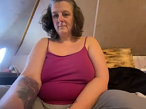 MommaBear5676 online show from 12-15-25, 02:32