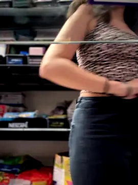 Snapshot of im_loreinnn chatting on 12-17-25, 02:12 im loreinnn online show from 12-17-25, 02:12