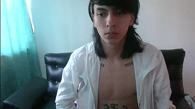 Snapshot of SebasT-sex chatting on 02-08-26, 01:25 SebasT-sex online show from 02-08-26, 01:25