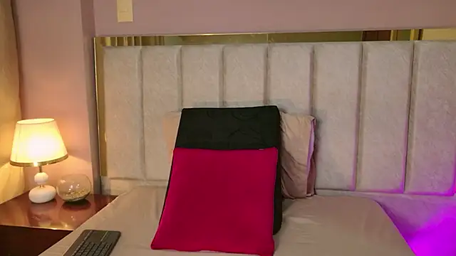 PaulinaSaint online show from 02-13-26, 01:23