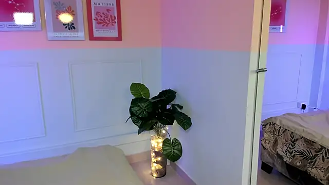 Snapshot of Lia_Roise chatting on 12-17-25, 11:38 Lia Roise online show from 12-17-25, 11:38