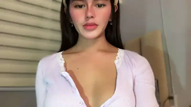 Snapshot of Annedee_ chatting on 12-16-25, 04:45 Annedee online show from 12-16-25, 04:45