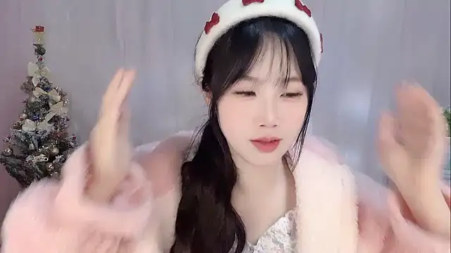 Snapshot of Pinkgirl520 chatting on 02-03-26, 02:21 Pinkgirl520 online show from 02-03-26, 02:21