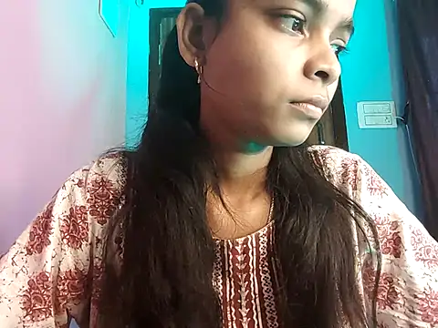 Maira 00 online show from 12-15-25, 06:28