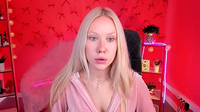 Snapshot of AprilChambers chatting on 12-16-25, 09:14 AprilChambers online show from 12-16-25, 09:14