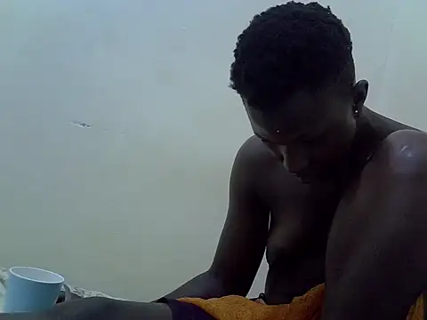 Snapshot of sweetblack_puss chatting on 12-15-25, 07:45 sweetblack puss online show from 12-15-25, 07:45