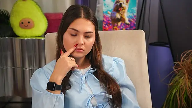 LatonyaButac online show from 12-19-25, 11:17