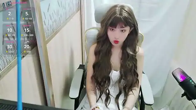 QINQIN-BYE online show from 12-17-25, 01:06