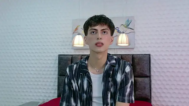 Snapshot of Martin_Williams chatting on 12-17-25, 12:11 Martin Williams online show from 12-17-25, 12:11