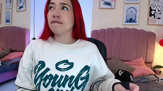 Snapshot of Celestee15_ chatting on 04-07-26, 11:10 Celestee15 online show from 04-07-26, 11:10