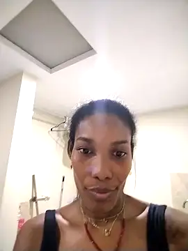 Shaara bloommy online show from 12-15-25, 04:06