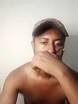 Snapshot of golosos2331 chatting on 12-13-25, 08:36 golosos2331 online show from 12-13-25, 08:36