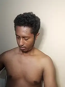 Snapshot of golosos2331 chatting on 12-17-25, 12:05 golosos2331 online show from 12-17-25, 12:05