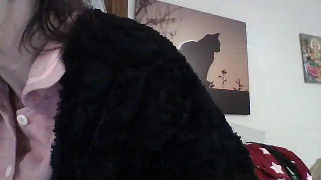 Lunamaya7 online show from 12-23-25, 04:32