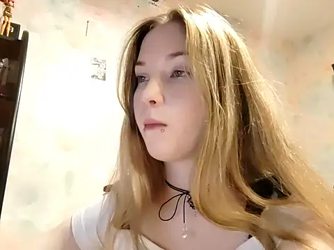 ElvaDeveja online show from 12-16-25, 10:09