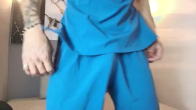 Snapshot of DAVIN_01 chatting on 12-16-25, 12:10 DAVIN 01 online show from 12-16-25, 12:10