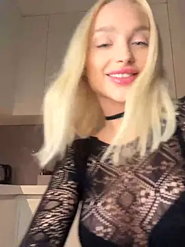 Snapshot of blonde_di chatting on 12-16-25, 01:54 blonde di online show from 12-16-25, 01:54