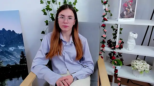 Snapshot of HalleyKeer chatting on 12-16-25, 05:45 HalleyKeer online show from 12-16-25, 05:45