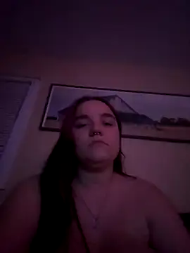 Snapshot of kinsiebaby chatting on 12-15-25, 01:54 kinsiebaby online show from 12-15-25, 01:54