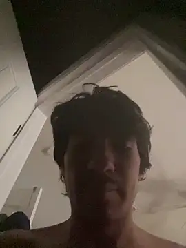 Snapshot of Kinggg_Angggel chatting on 12-16-25, 06:35 Kinggg Angggel online show from 12-16-25, 06:35