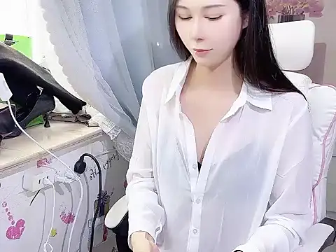 Snapshot of xiaole08 chatting on 12-17-25, 01:22 xiaole08 online show from 12-17-25, 01:22