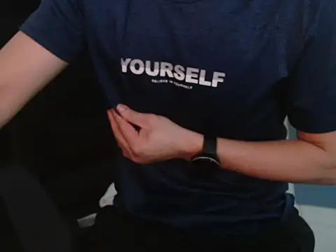 Snapshot of slgreen chatting on 12-16-25, 03:00 slgreen online show from 12-16-25, 03:00