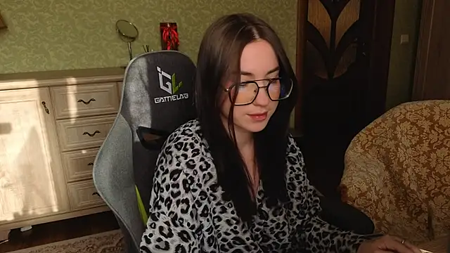 Snapshot of AnneAverry chatting on 02-03-26, 10:53 AnneAverry online show from 02-03-26, 10:53