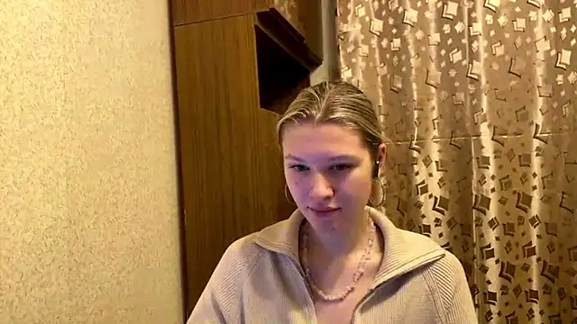 SkyeDavis online show from 12-20-25, 07:21