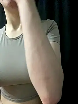 shrie beverly0000 online show from 12-16-25, 09:53