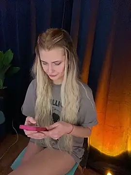 WetHotMilfaa online show from 12-20-25, 10:17