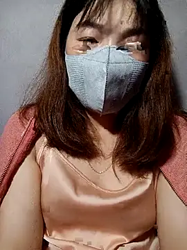 Snapshot of May-Ne chatting on 12-21-25, 03:08 May-Ne online show from 12-21-25, 03:08