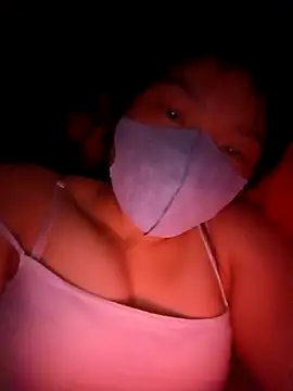 Snapshot of May-Ne chatting on 02-08-26, 01:42 May-Ne online show from 02-08-26, 01:42