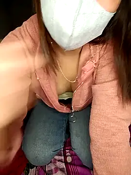 Snapshot of May-Ne chatting on 02-12-26, 06:03 May-Ne online show from 02-12-26, 06:03