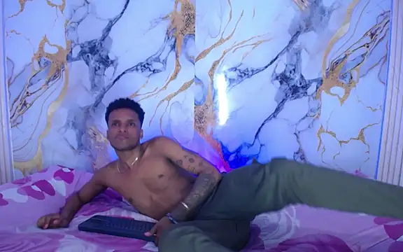 Snapshot of Damian_and_theo chatting on 02-08-26, 07:39 Damian and theo online show from 02-08-26, 07:39