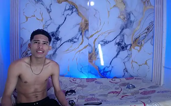 Snapshot of Damian_and_theo chatting on 02-20-26, 07:14 Damian and theo online show from 02-20-26, 07:14