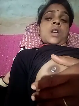 Snapshot of Rinki_malhotra chatting on 02-15-26, 03:42 Rinki malhotra online show from 02-15-26, 03:42