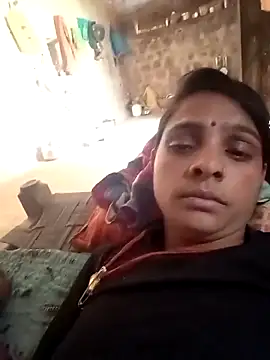 Snapshot of Rinki_malhotra chatting on 02-17-26, 07:38 Rinki malhotra online show from 02-17-26, 07:38