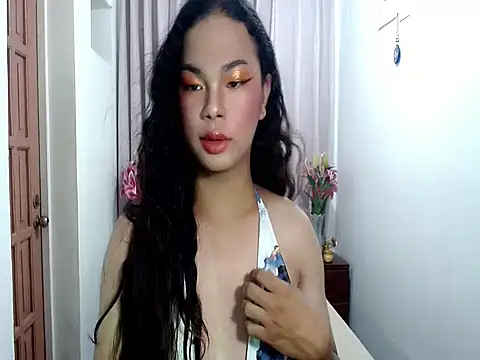 Snapshot of Shaneloveme chatting on 12-17-25, 07:31 Shaneloveme online show from 12-17-25, 07:31