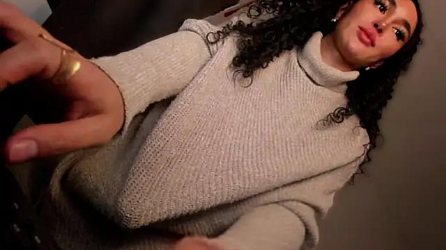 Snapshot of mxshemale_ladyboy chatting on 10-12-25, 01:54 mxshemale ladyboy online show from 10-12-25, 01:54