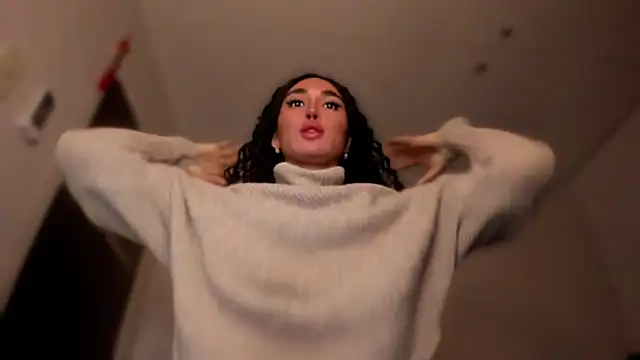 Snapshot of mxshemale_ladyboy chatting on 10-13-25, 02:00 mxshemale ladyboy online show from 10-13-25, 02:00