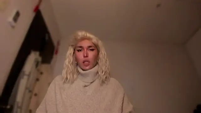 Snapshot of mxshemale_ladyboy chatting on 11-02-25, 03:47 mxshemale ladyboy online show from 11-02-25, 03:47