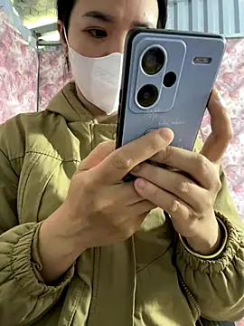 Sisilaydy 01 online show from 12-17-25, 04:18