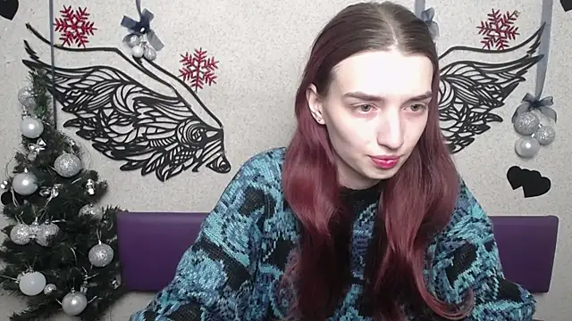 LisaDarcy online show from 12-17-25, 06:08