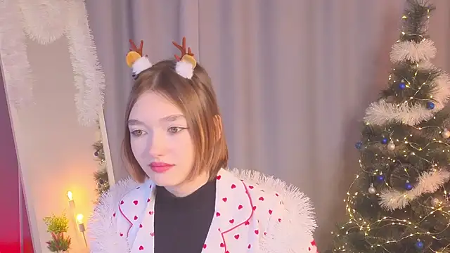 Snapshot of Leyla_crsh chatting on 12-22-25, 05:04 Leyla crsh online show from 12-22-25, 05:04