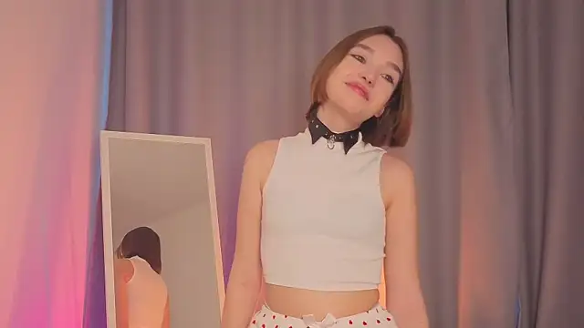 Snapshot of Leyla_crsh chatting on 01-10-26, 05:31 Leyla crsh online show from 01-10-26, 05:31