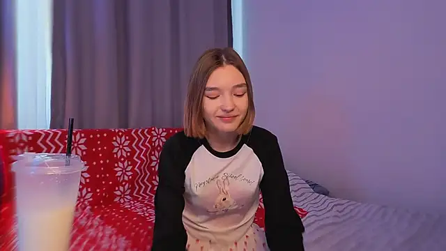 Snapshot of Leyla_crsh chatting on 02-18-26, 06:09 Leyla crsh online show from 02-18-26, 06:09