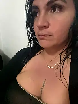 Snapshot of sophie-honey chatting on 01-12-26, 11:10 sophie-honey online show from 01-12-26, 11:10