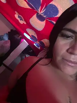 Snapshot of sophie-honey chatting on 02-14-26, 12:35 sophie-honey online show from 02-14-26, 12:35