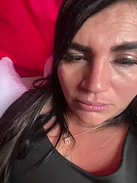 Snapshot of sophie-honey chatting on 02-15-26, 12:47 sophie-honey online show from 02-15-26, 12:47